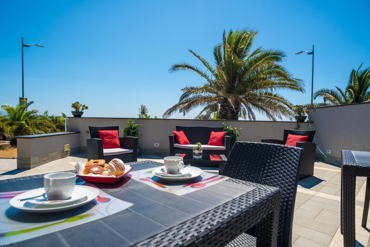 Riva Del Sol Bed & Breakfast Santa Teresa Di Riva Luaran gambar